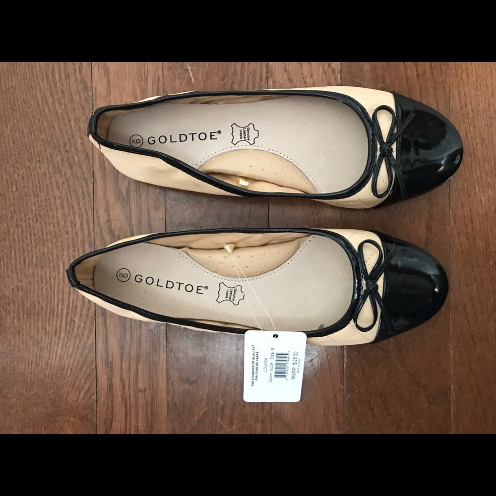 Black and beige classic ballet flat